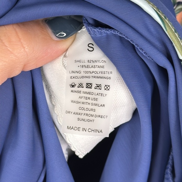 Women's Modest Floral Full Sleeve Swim Top Size Small - Picture 6 of 7